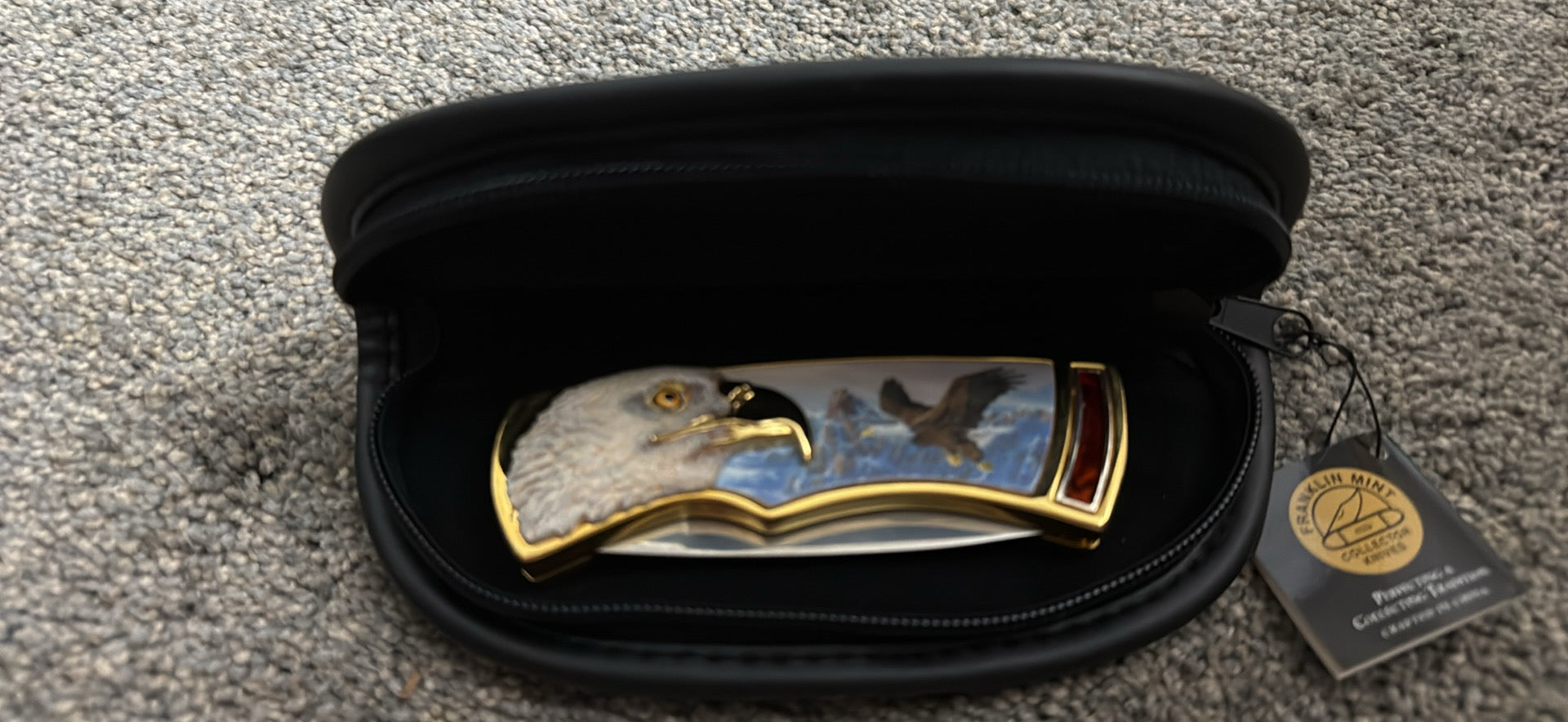Franklin Mint Eagle collector knife in original pouch with tags